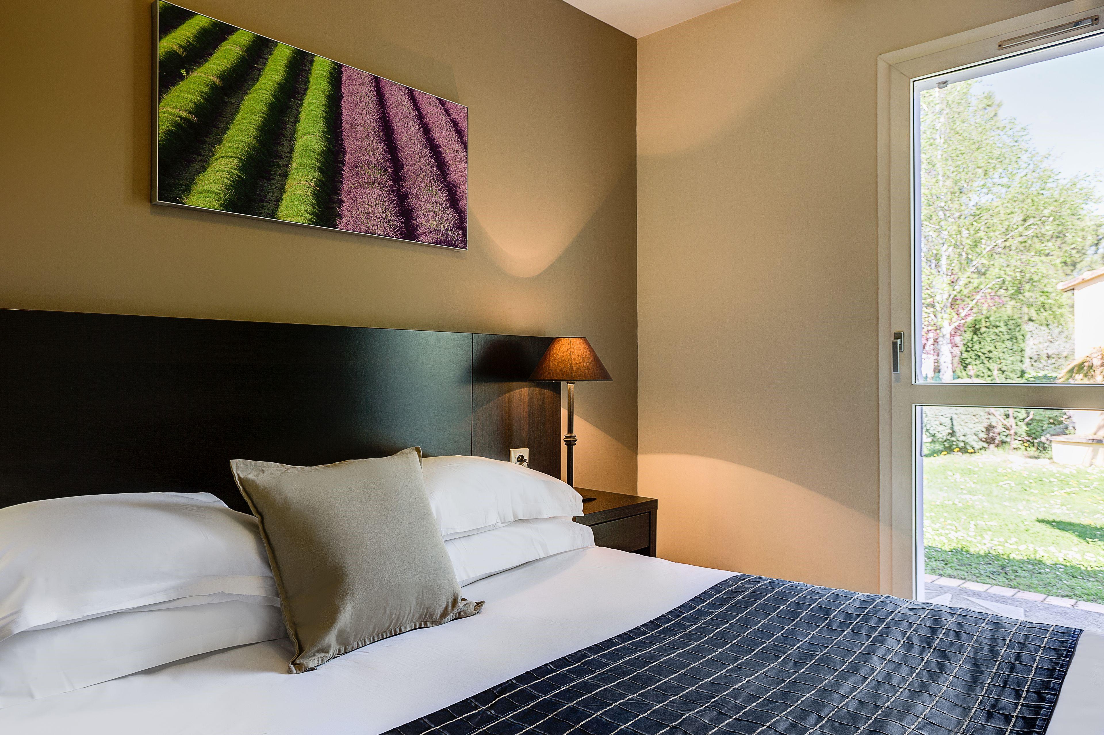 Sowell Hotels Domaine De La Petite Isle Л'Иль-сюр-ла-Сорг Экстерьер фото
